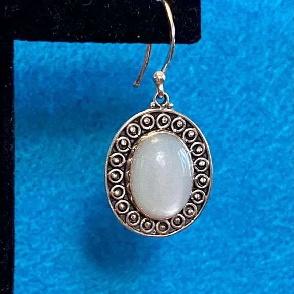 Moonstone silver earrings - Picture 5 of 6
